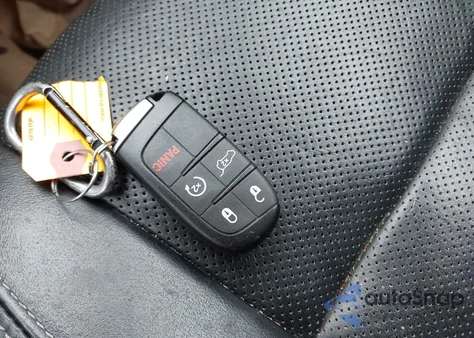 2015 Jeep Grand Cherokee Overland z USA, uszkodzony, nr VIN 1C4RJFCG3FC174247